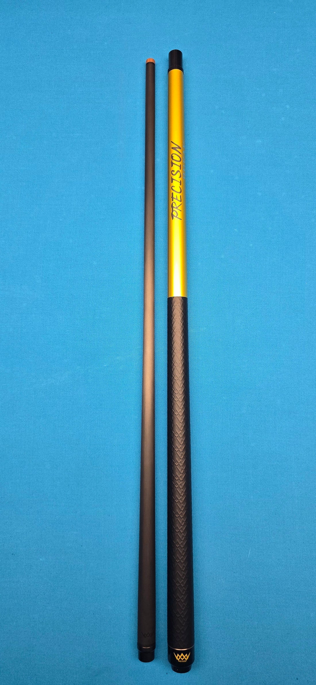Carbon Fiber Break Cues vs Wood Break Cues: Which Is Better?