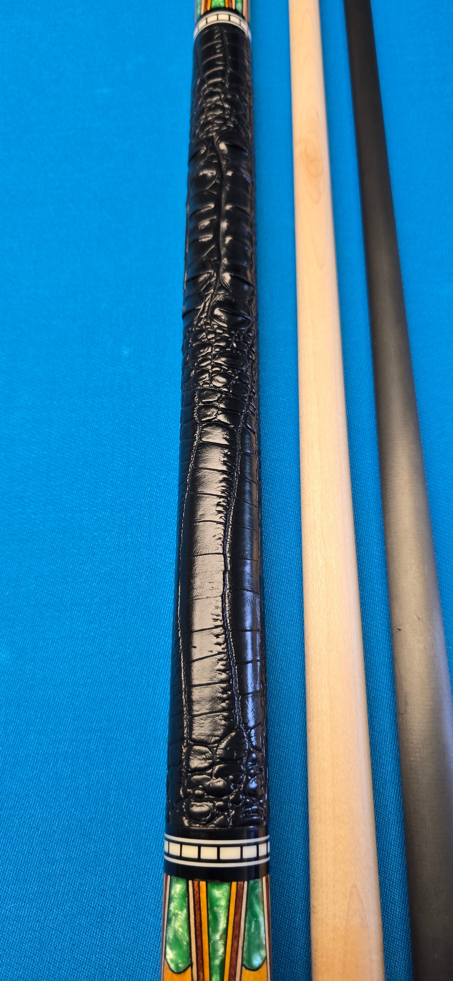 Precision ButterFly Inlay Playing Cue 1 of 1